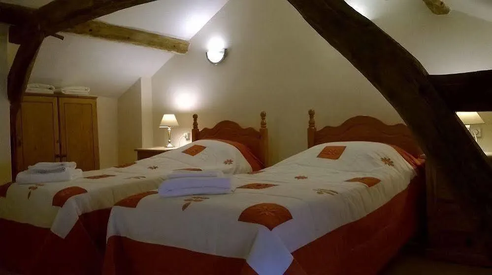 Bed and Breakfast Ancienne Ecole Cazaux-Villecomtal